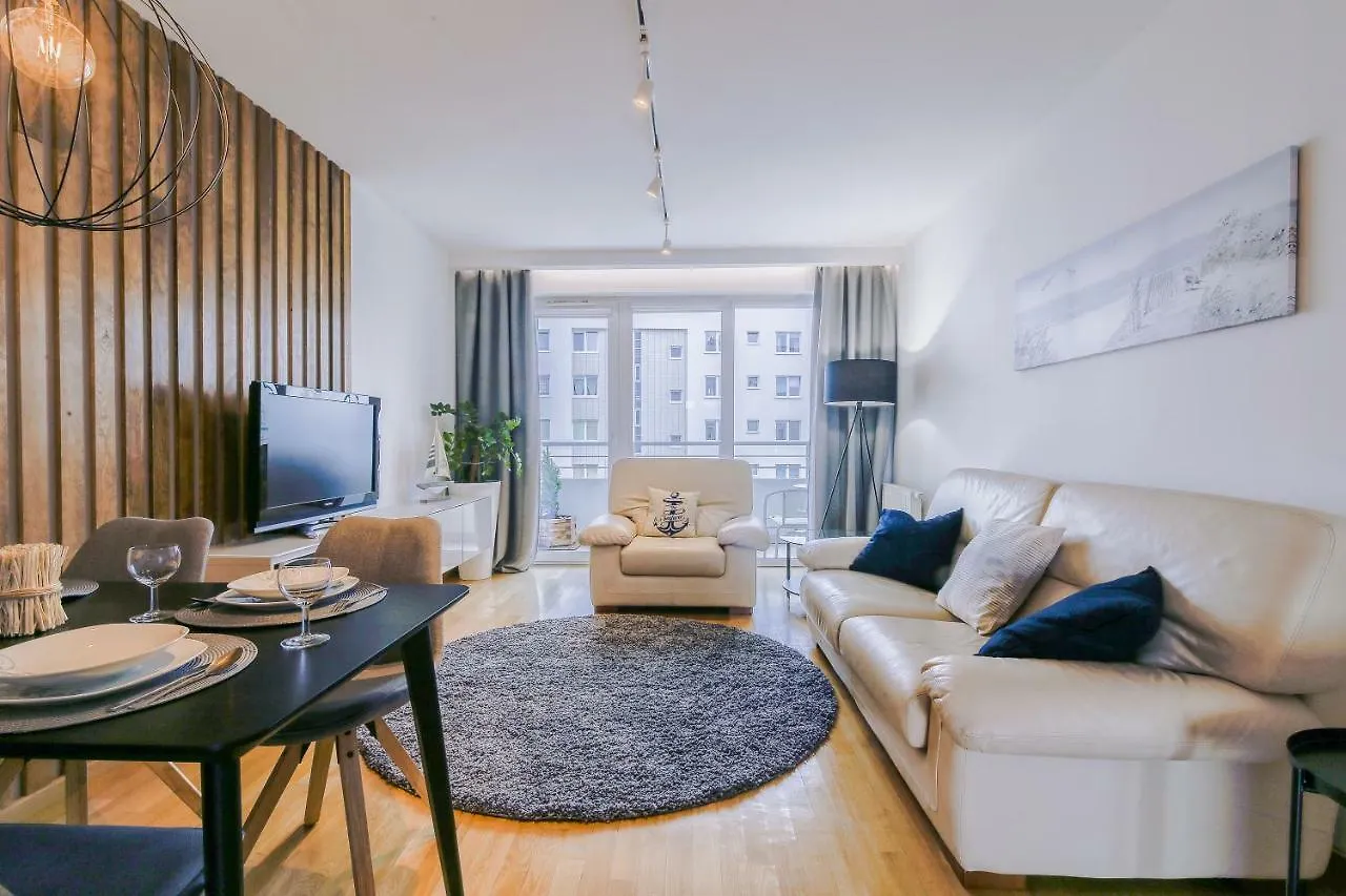 Rent A Flat Apartments - Obroncow Wybrzeza St. 그단스크