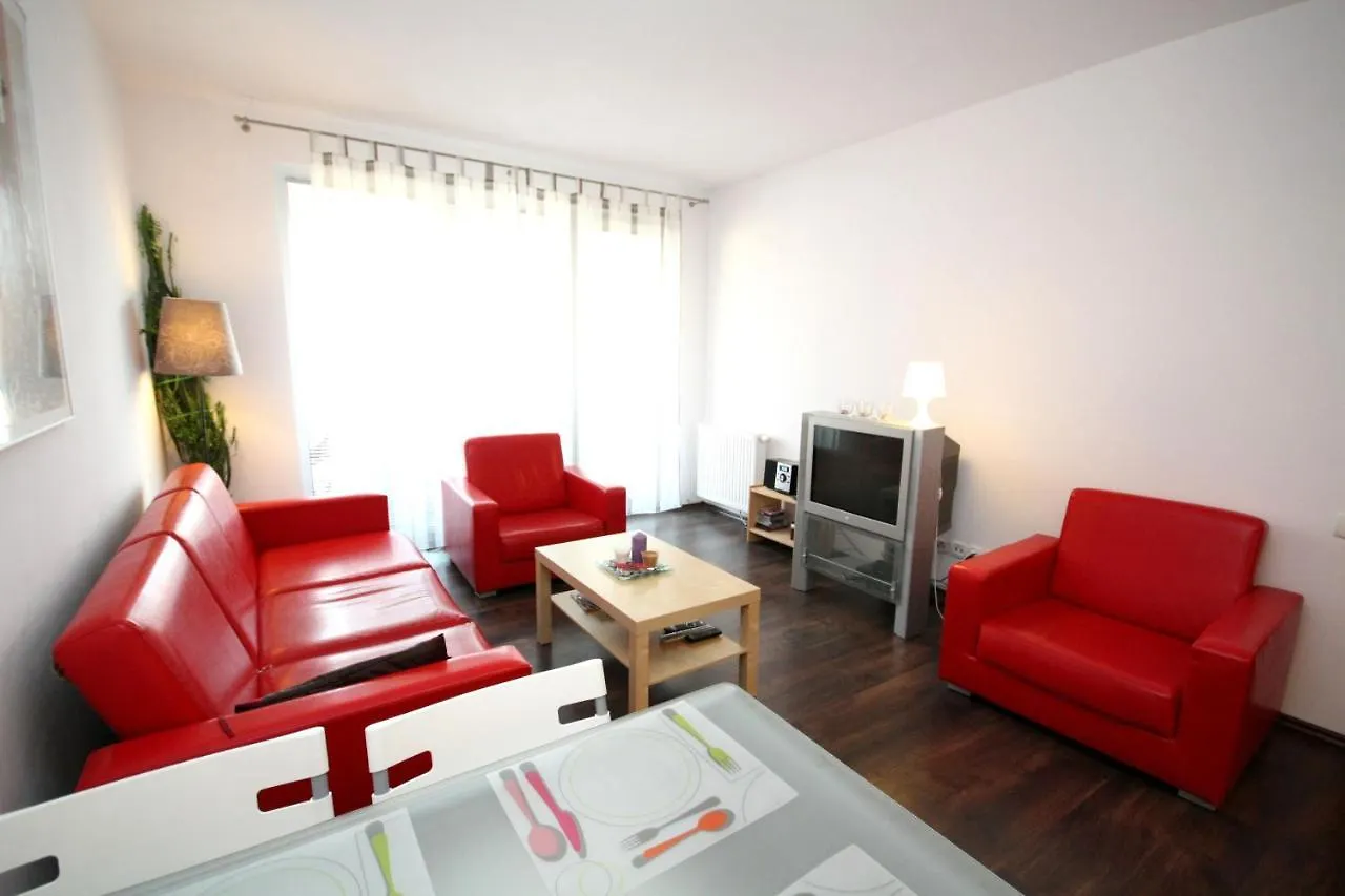 Rent A Flat Apartments - Obroncow Wybrzeza St. 그단스크 0*,  폴란드