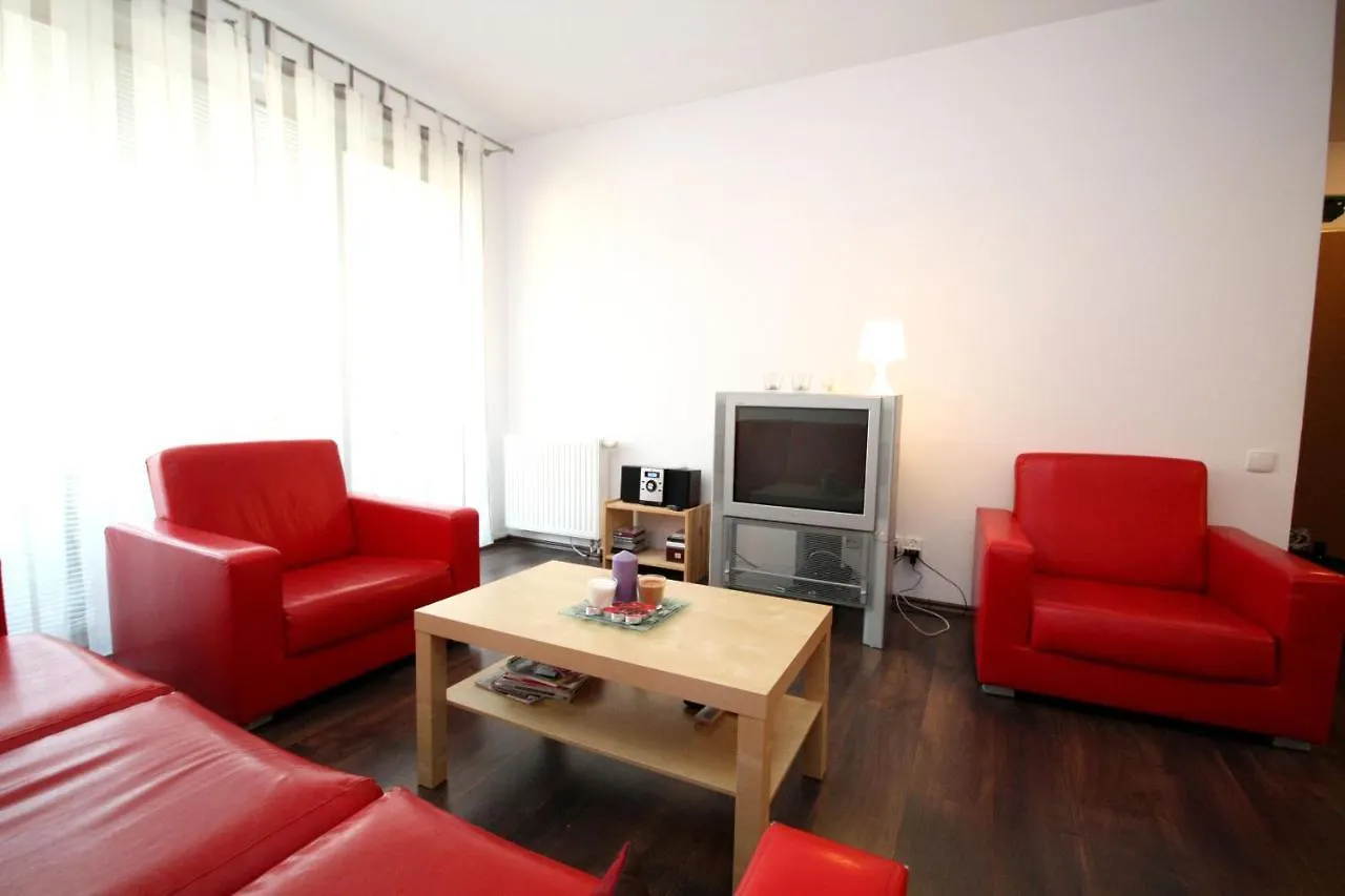 Rent A Flat Apartments - Obroncow Wybrzeza St. 그단스크 0*,  폴란드